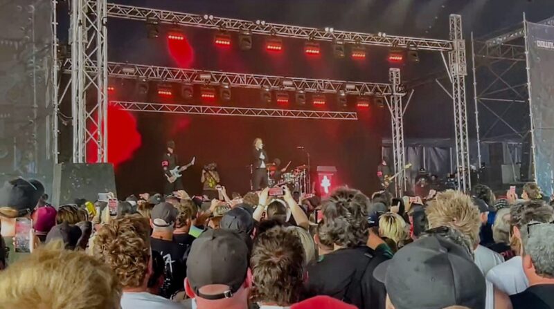 PRESIDENT take to Download stage